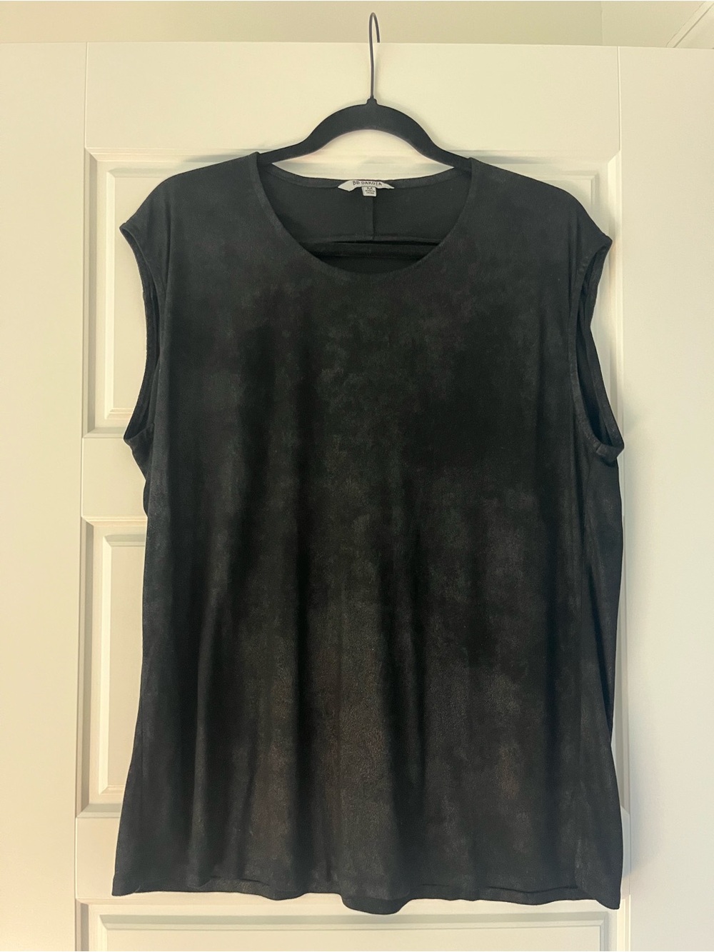 BB Dakota Sleeveless Black Tank Top